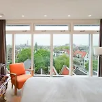 Hotel The Bank 3*